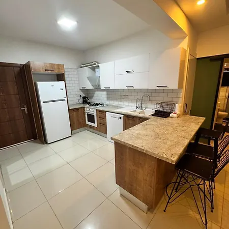 Appartamento Walking Distance To Bars And Casinos In The Center Nicosia